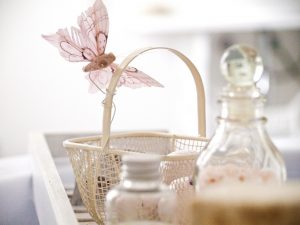 Sposoby na wzmocnienie i regenerację skóry po opalaniu: Naturalne metody i produkty nawilżające