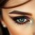 Ciemny makijaż dla blondynek: jak osiągnąć efekt smoky eyes?
