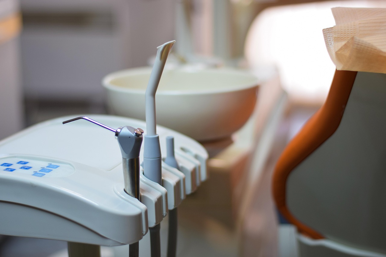 Czym jest rentgen stomatologiczny i jak może pomóc w diagnostyce?